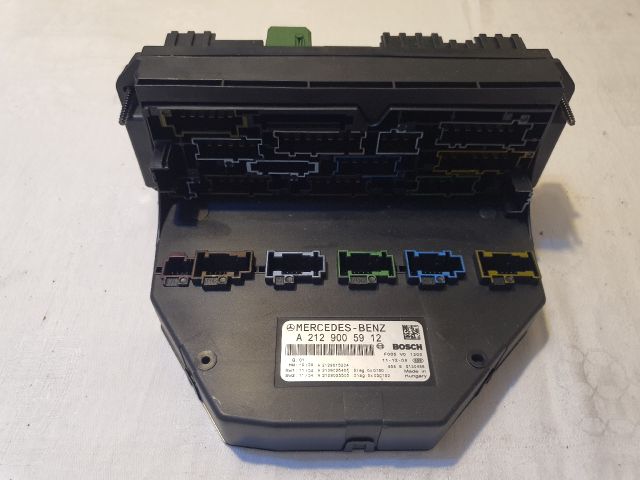 bontott MERCEDES-BENZ C-CLASS Biztosítéktábla Motortér