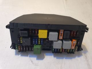 bontott MERCEDES-BENZ C-CLASS Biztosítéktábla Motortér