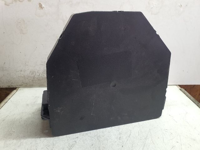 bontott MERCEDES-BENZ C-CLASS Biztosítéktábla Motortér