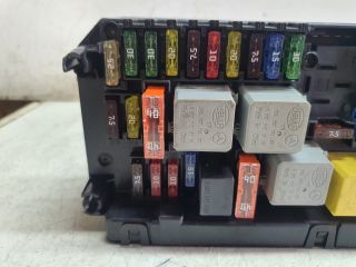 bontott MERCEDES-BENZ C-CLASS Biztosítéktábla Motortér