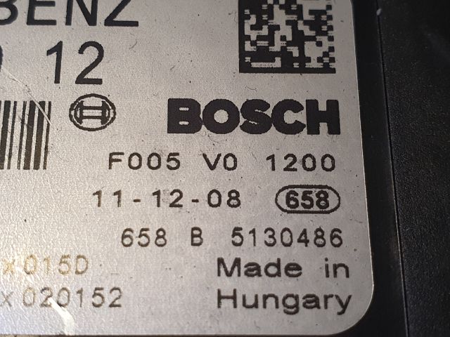 bontott MERCEDES-BENZ C-CLASS Biztosítéktábla Motortér