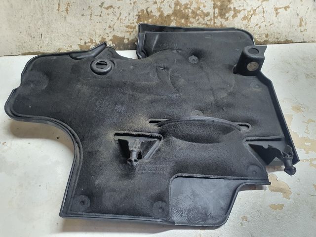 bontott MERCEDES-BENZ C-CLASS Felső Motorburkolat