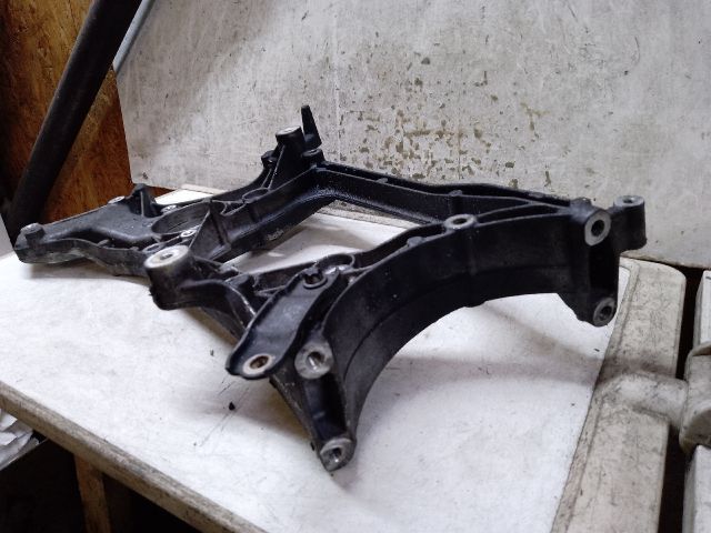 bontott MERCEDES-BENZ C-CLASS Generátor Tartó Bak