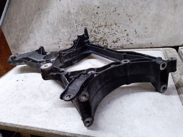 bontott MERCEDES-BENZ C-CLASS Generátor Tartó Bak