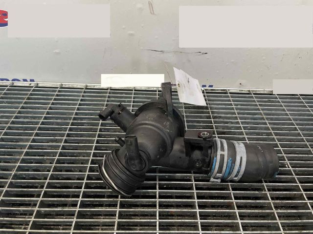 bontott MERCEDES-BENZ C-CLASS Hengerfej Vízkivezető