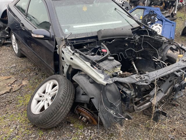 bontott MERCEDES-BENZ C-CLASS Jobb első Csonkállvány Kerékaggyal