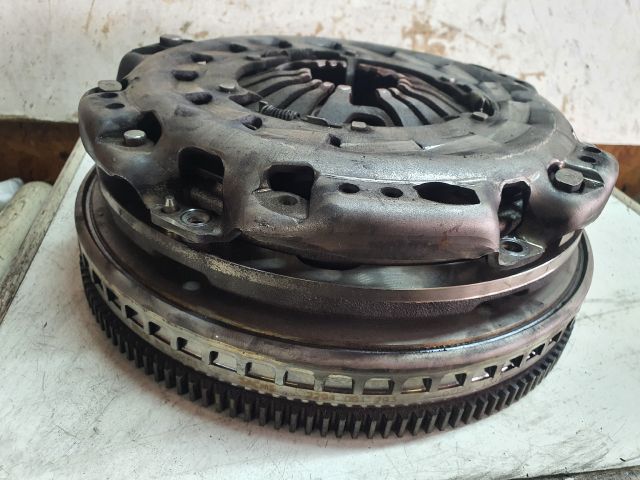 bontott MERCEDES-BENZ C-CLASS Kuplung Szett Lendkerékkel