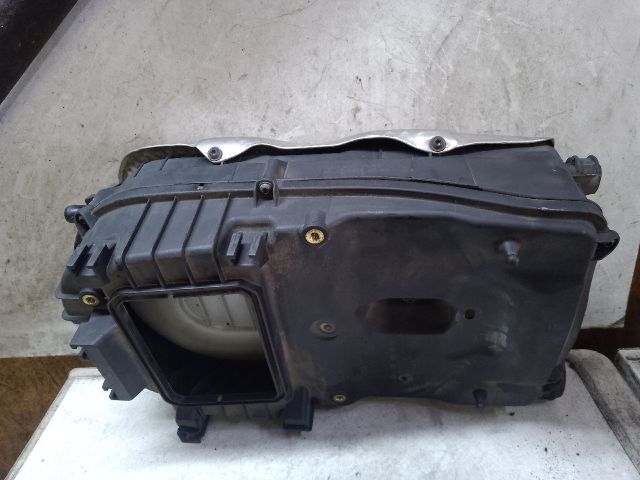 bontott MERCEDES-BENZ C-CLASS Légszűrő Ház