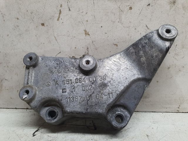 bontott MERCEDES-BENZ C-CLASS Motor Tartó Bak (Fém)