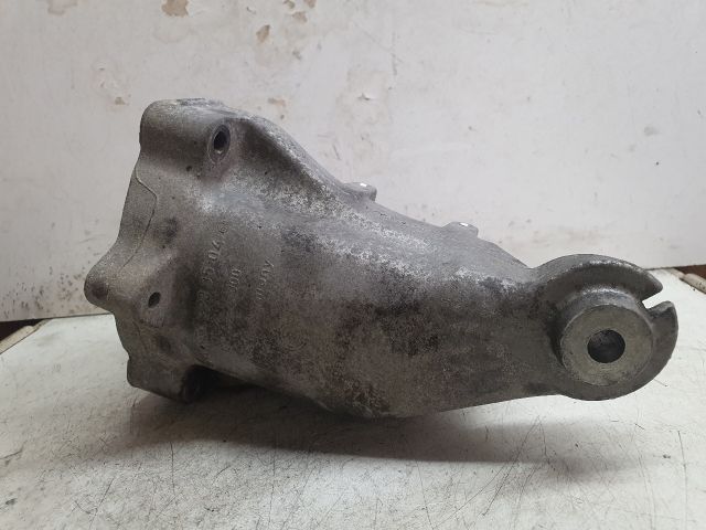 bontott MERCEDES-BENZ C-CLASS Motor Tartó Bak Jobb