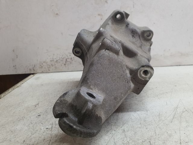 bontott MERCEDES-BENZ C-CLASS Motor Tartó Bak Jobb