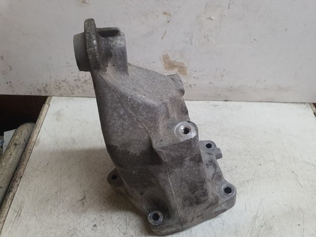 bontott MERCEDES-BENZ C-CLASS Motor Tartó Bak Jobb