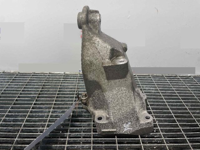 bontott MERCEDES-BENZ C-CLASS Motor Tartó Bak Jobb