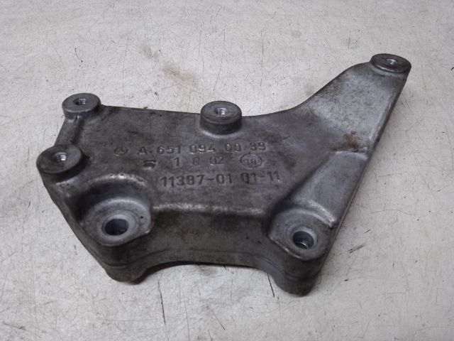 bontott MERCEDES-BENZ C-CLASS Motor Tartó Bak (Pozíciófüggetlen)