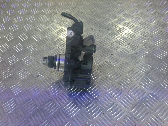 bontott MERCEDES-BENZ C-CLASS Nagynyomású Szivattyú