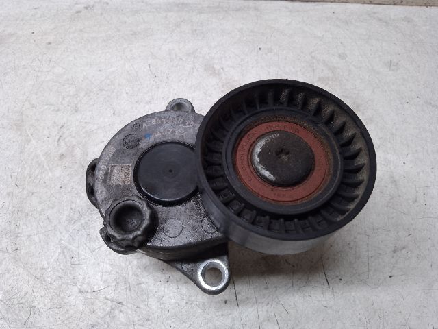 bontott MERCEDES-BENZ C-CLASS Szíjfeszítő Görgő