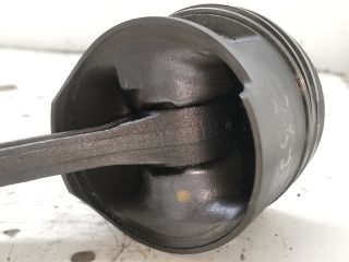 bontott MERCEDES-BENZ C-CLASS Dugattyú és Hajtókar