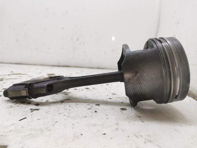 bontott MERCEDES-BENZ C-CLASS Dugattyú és Hajtókar