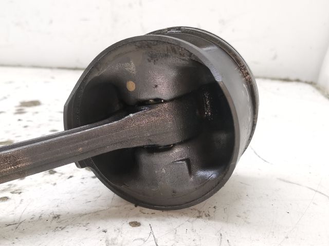 bontott MERCEDES-BENZ C-CLASS Dugattyú és Hajtókar