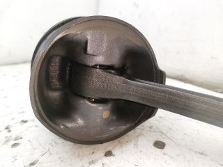 bontott MERCEDES-BENZ C-CLASS Dugattyú és Hajtókar