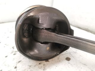 bontott MERCEDES-BENZ C-CLASS Dugattyú és Hajtókar