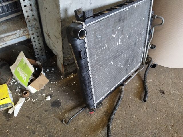 bontott MERCEDES-BENZ C-CLASS Vízhűtő Radiátor (Klímás)