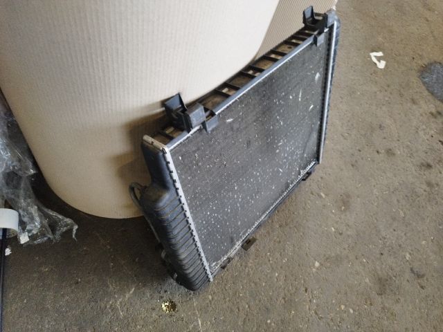 bontott MERCEDES-BENZ C-CLASS Vízhűtő Radiátor (Klímás)