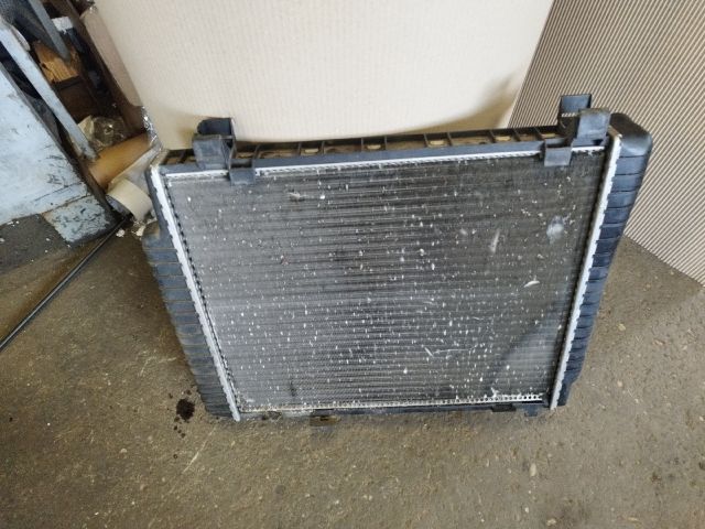 bontott MERCEDES-BENZ C-CLASS Vízhűtő Radiátor (Klímás)