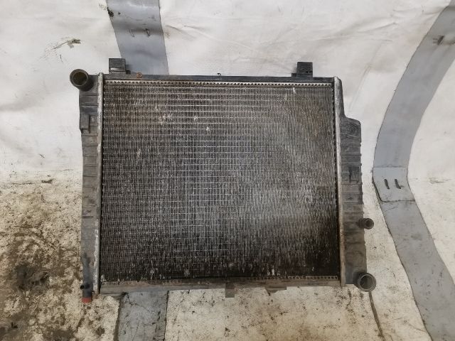 bontott MERCEDES-BENZ C-CLASS Vízhűtő Radiátor (Nem klímás)