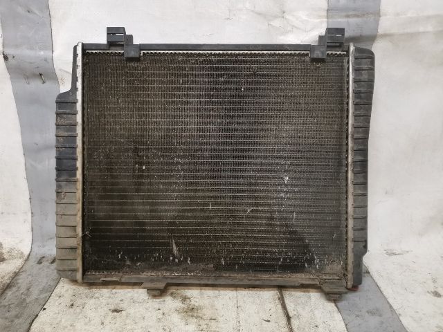 bontott MERCEDES-BENZ C-CLASS Vízhűtő Radiátor (Nem klímás)