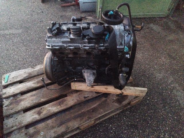 bontott MERCEDES-BENZ C-CLASS Motor (Fűzött blokk hengerfejjel)