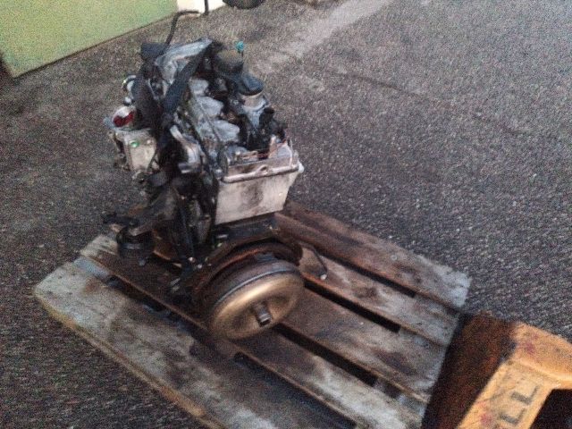 bontott MERCEDES-BENZ C-CLASS Motor (Fűzött blokk hengerfejjel)