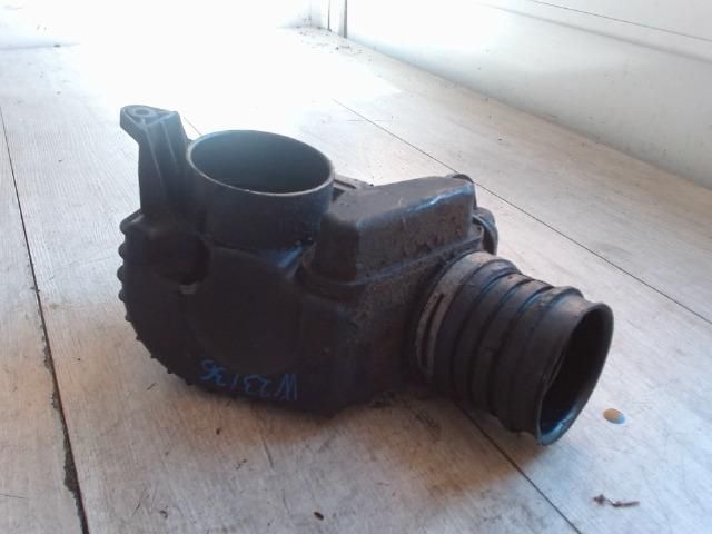 bontott MERCEDES-BENZ C-CLASS Légszűrő Ház