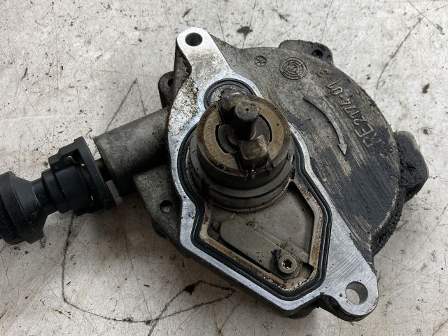 bontott MERCEDES-BENZ C-CLASS Vákumpumpa