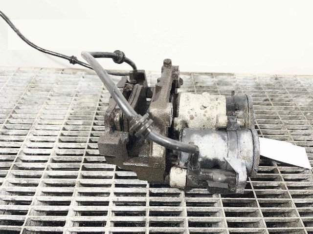 bontott MERCEDES-BENZ C-CLASS Bal hátsó Féknyereg Munkahengerrel