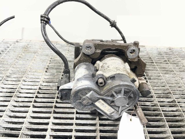 bontott MERCEDES-BENZ C-CLASS Bal hátsó Féknyereg Munkahengerrel