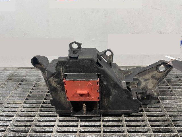 bontott MERCEDES-BENZ C-CLASS Biztosítéktábla Motortér