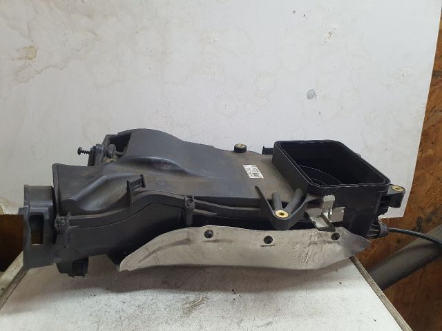 bontott MERCEDES-BENZ C-CLASS Légszűrő Ház