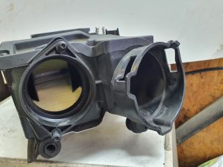 bontott MERCEDES-BENZ C-CLASS Légszűrő Ház