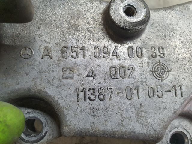 bontott MERCEDES-BENZ C-CLASS Motor Tartó Bak (Fém)