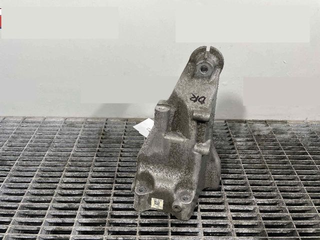 bontott MERCEDES-BENZ C-CLASS Motor Tartó Bak Jobb