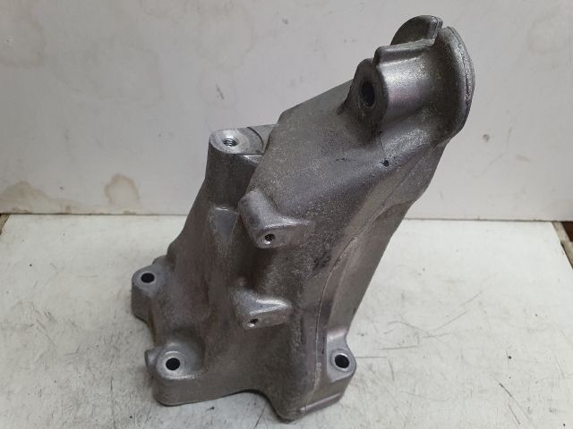 bontott MERCEDES-BENZ C-CLASS Motor Tartó Bak Jobb