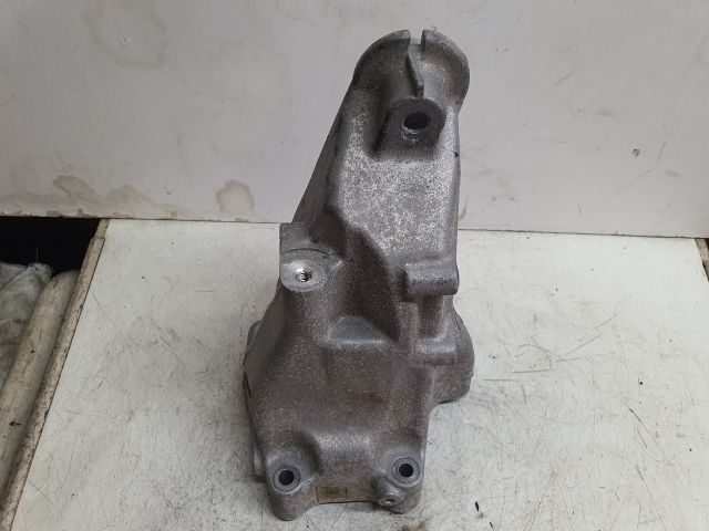 bontott MERCEDES-BENZ C-CLASS Motor Tartó Bak Jobb