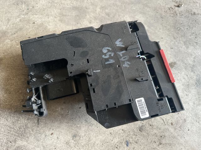 bontott MERCEDES-BENZ C-CLASS Biztosítéktábla Motortér