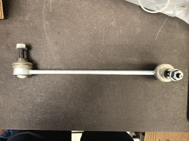 bontott MERCEDES-BENZ C-CLASS Első Vízszintes Stabilizátor Rúd