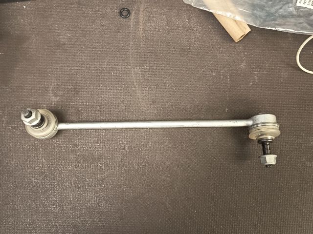 bontott MERCEDES-BENZ C-CLASS Első Vízszintes Stabilizátor Rúd