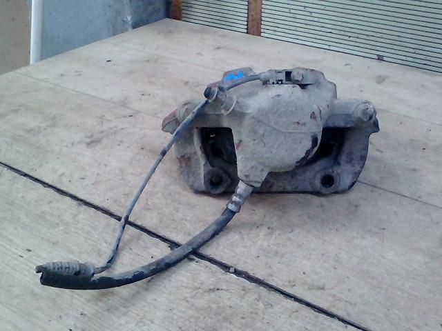 bontott MERCEDES-BENZ C-CLASS Jobb első Féknyereg Munkahengerrel