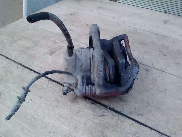 bontott MERCEDES-BENZ C-CLASS Jobb első Féknyereg Munkahengerrel