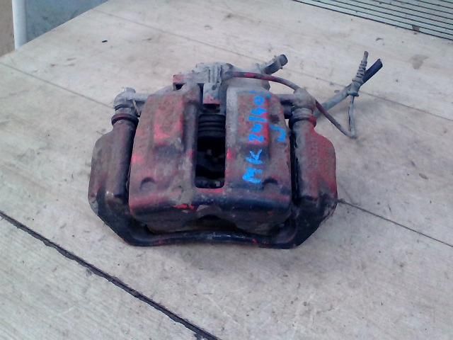 bontott MERCEDES-BENZ C-CLASS Jobb első Féknyereg Munkahengerrel