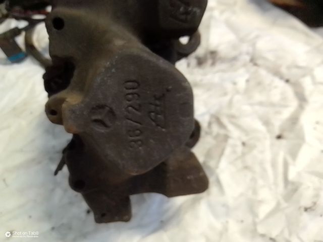 bontott MERCEDES-BENZ C-CLASS Jobb hátsó Féknyereg Munkahengerrel